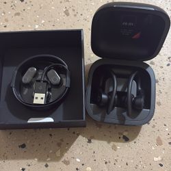 Dr. Dre Power Beats Pro wireless Bluetooth earphones 