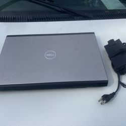 Dell Labtop Computer Windows 10 Pro  250 Gig Hard Drive Storage And 3 Gigs Ram 