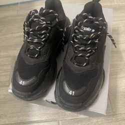 Balenciaga Triple S 