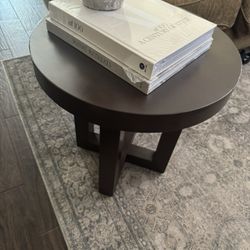 Beautiful Wood Espresso Round Accent  Table 