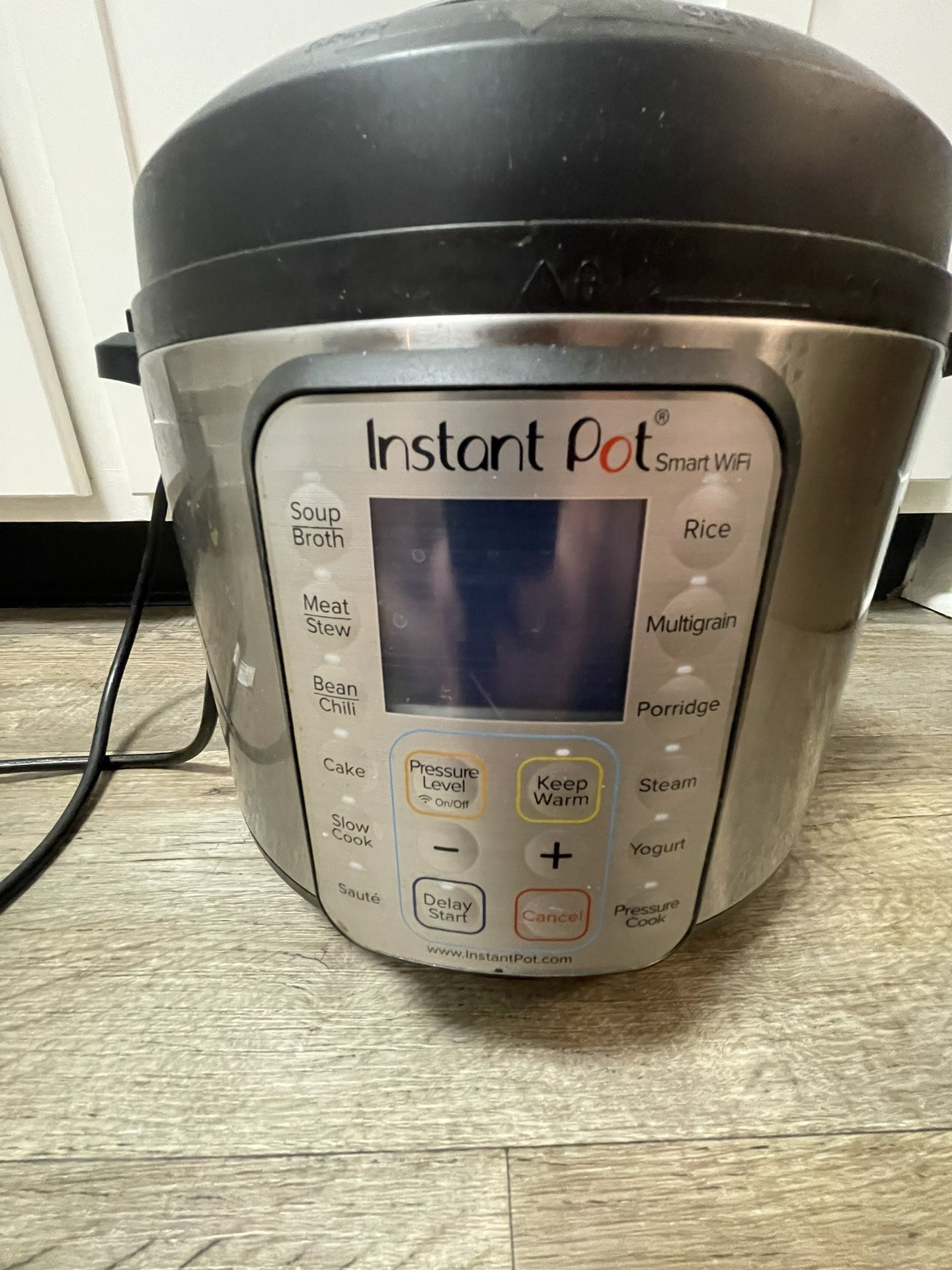 Instant Pot Smart WiFi 6QT Pressure Cooker
