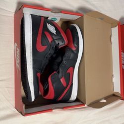 Nike Air Jordan 1 Mid Black/Red/White