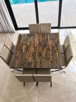 BEAUTIFUL GLASS TABLE