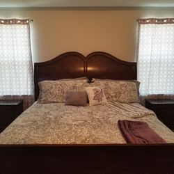 King Bed Set Nice Must See!!!!