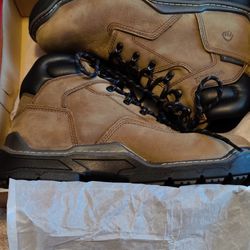 Wolverine Raider Durashock 11M