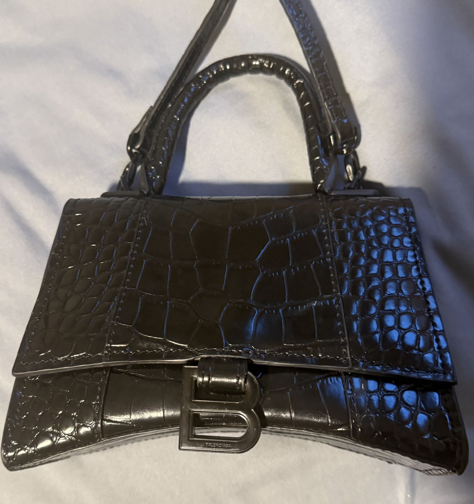 BALENCIAGA Women’s BAG (Authentic)