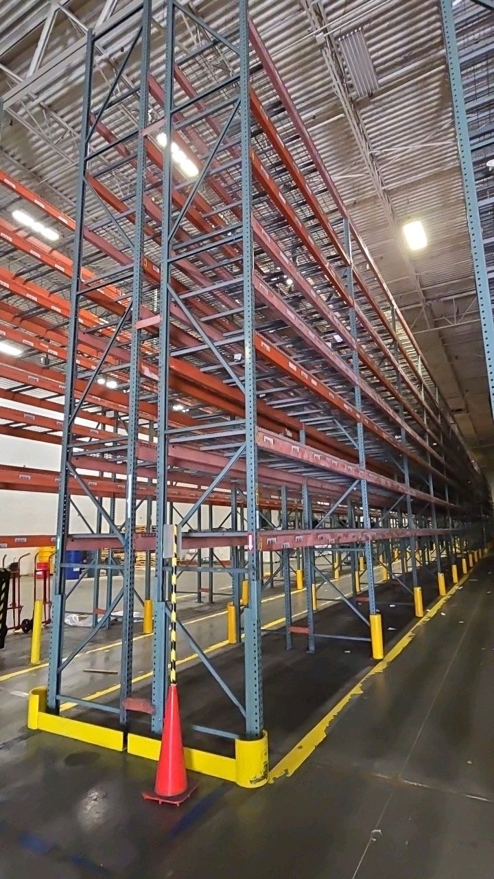 Used Pallet Rack Beams 12 Foot Industrial Teardrop Style Beams Upright Wire Deck