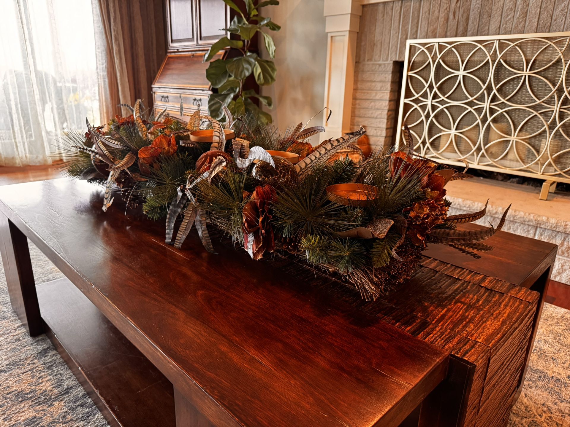 X-large FRONTGATE Holiday Collection:  Evergreen Dining Room Centerpiece 