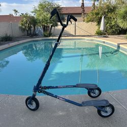 Three Wheel Trikke Scooter Carver Scooter With Breaks 