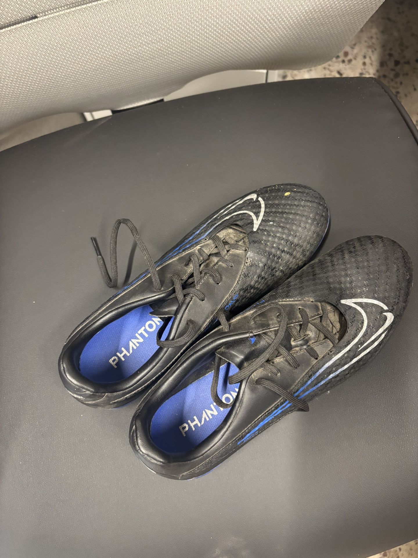 Nike Phantom Soccer Cleats