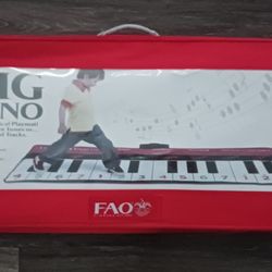 FAO Schwarz The Big Piano Dance Mat Keyboard in Original Carrying Case