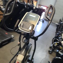 Proform  Coachlink E9.0 Full Size professional Elliptical  - 350$ 