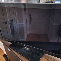 46" Samsung TV with Remote