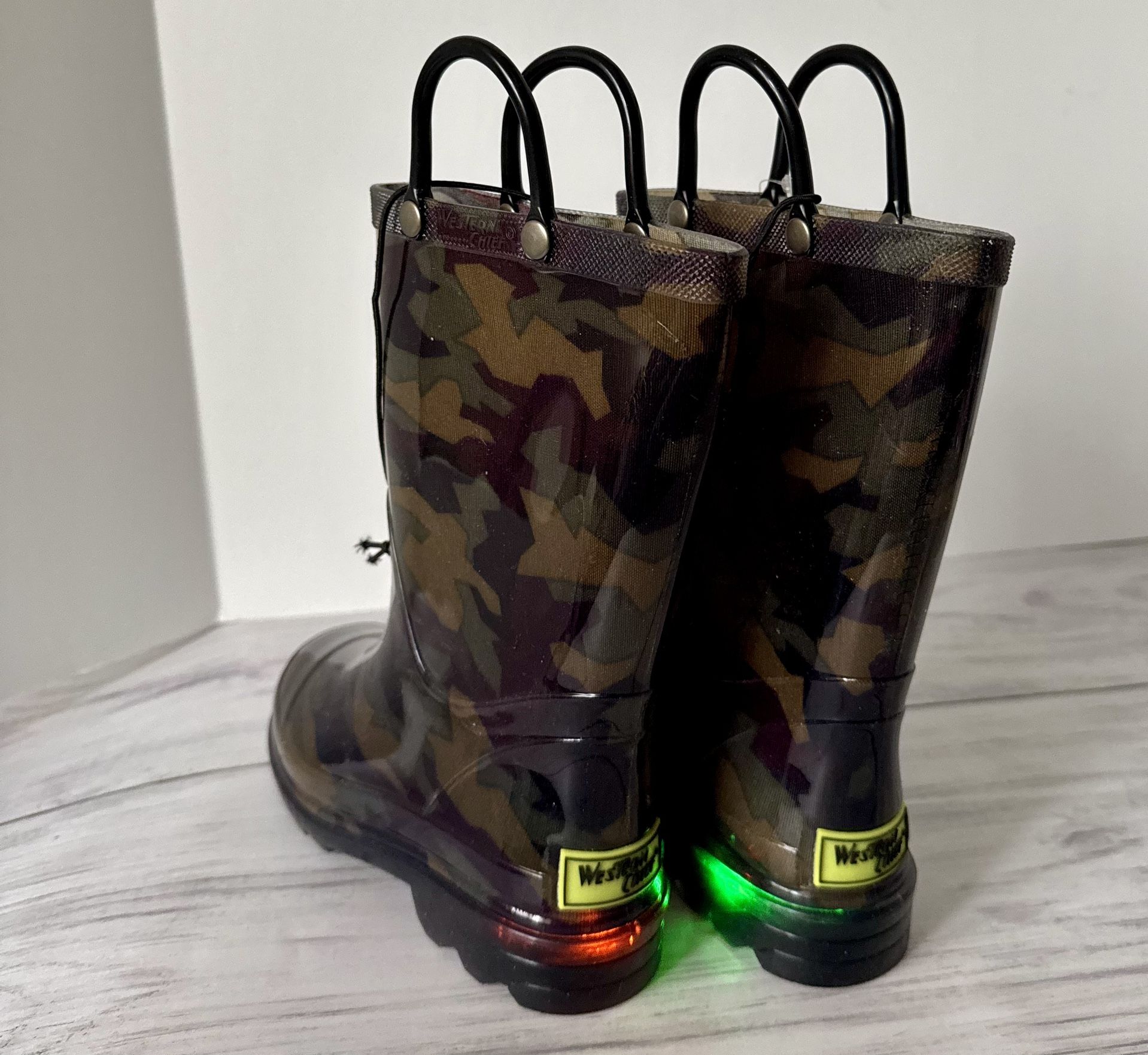 Light Up Rain Boots, Size 11