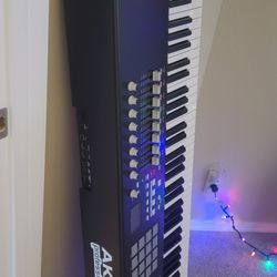 AKAI MPK 88 like New In Box
