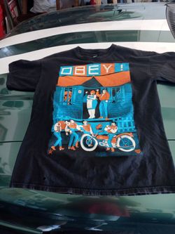 Men's obey T-shirt size large