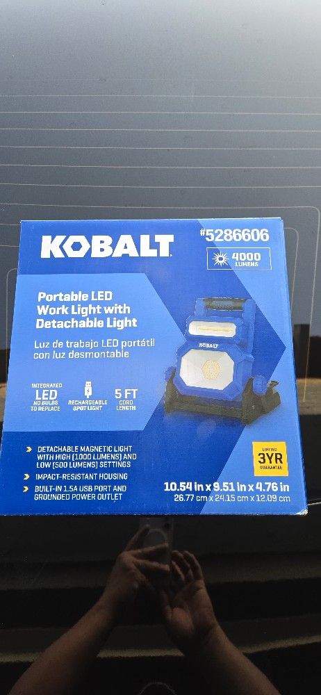 Kobalt 3.6-volt 4000 -Lumens LED Plug-in Portable Work Light 1 -Batteries Included