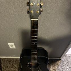Yamaha Acoustic Guitar 