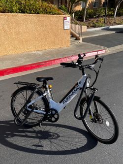 1000W 26” E-bike  with surfboard mount
