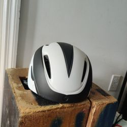 Bike Helmet With Magnetic Visor