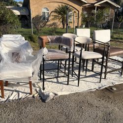 Muebles  Y  Ropa  Y  Chácharas 