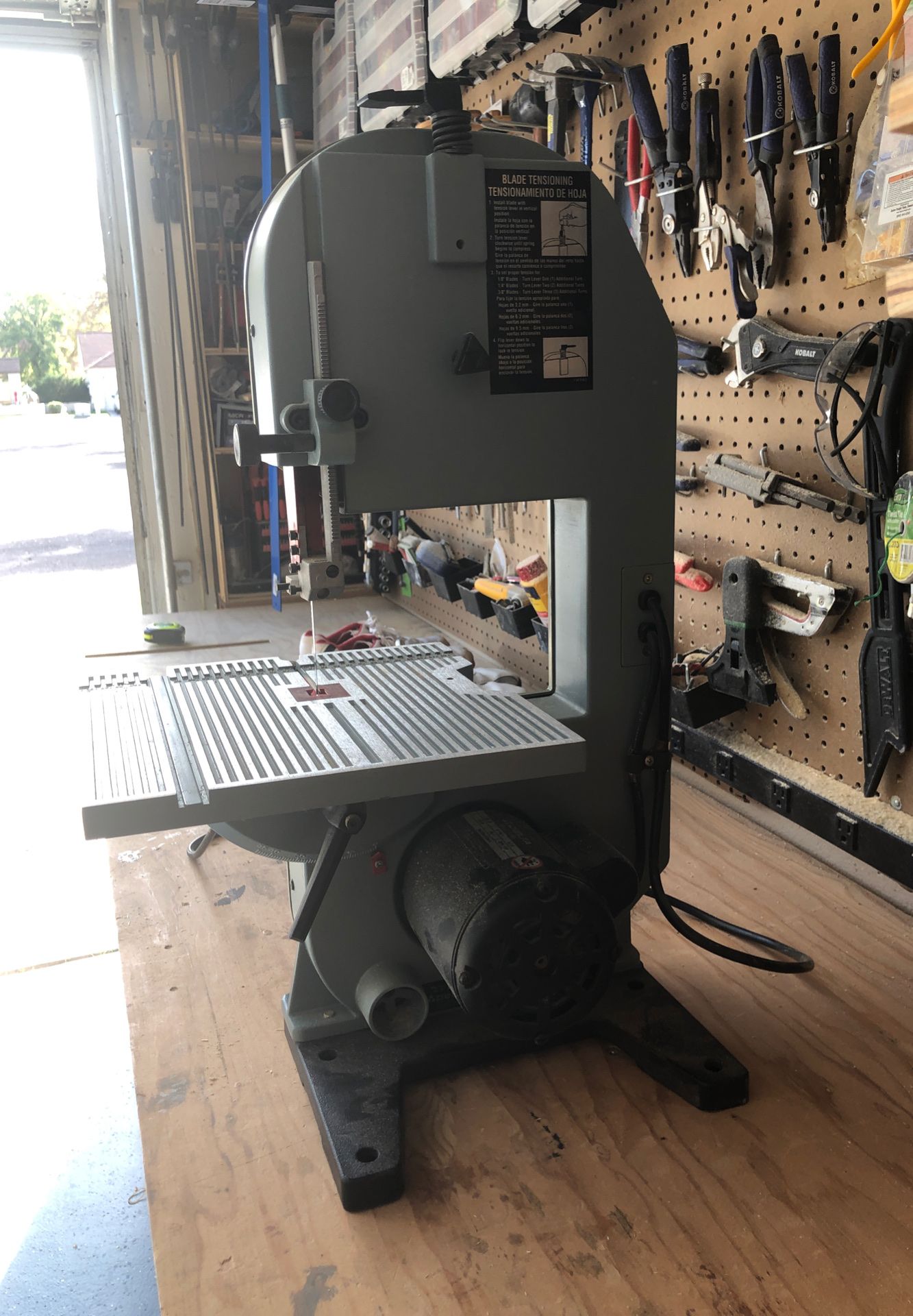 Delta Tabletop Band Saw for Sale in Chandler, AZ OfferUp