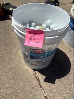 Assorted golf balls