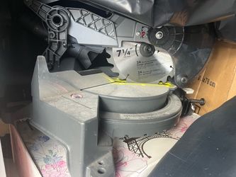 7-1/4 Inch Miter Saw with 24-Tooth Blade