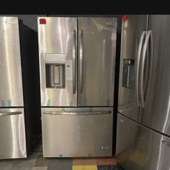New Frigidaire Bottom Freezer Refrigerator 