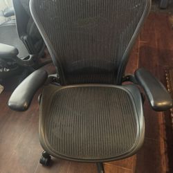 Herman Miller Aeron Office Chairs Size B