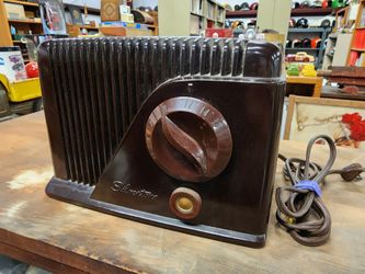 Silvertone Vintage Brown Table Top AM Radio
