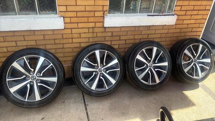 2023 nissan maxima rims & tires w/ tpms