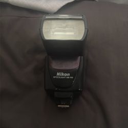 Nikon SpeedLight SB-700 