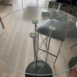 Toronto Round Glass Top Counter Height Table With Two Safavieh Counter Stools