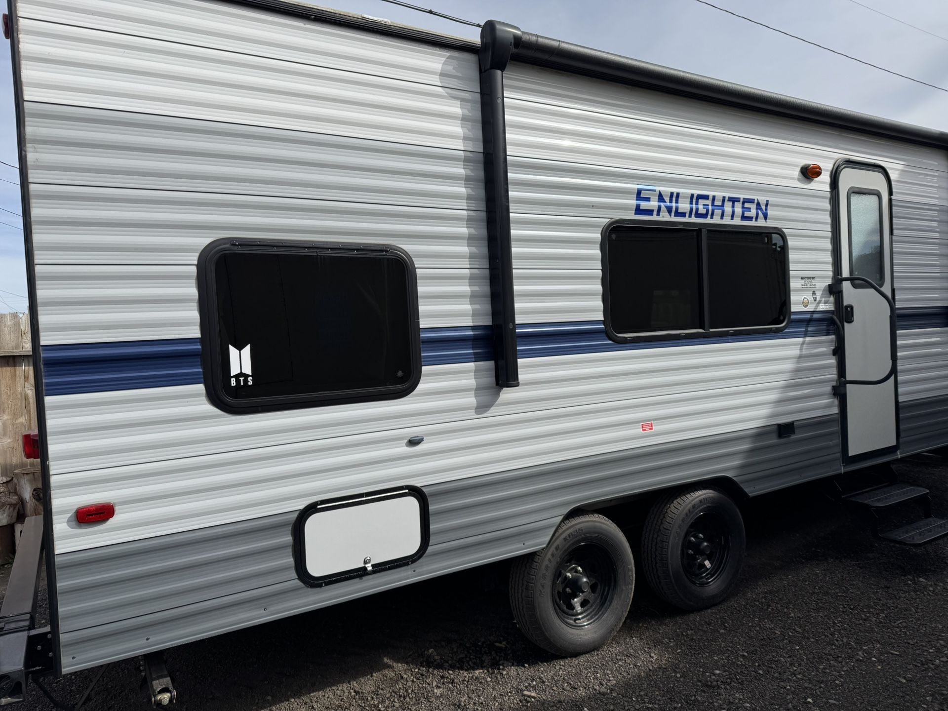 2021 Enlighten Rv Trailer