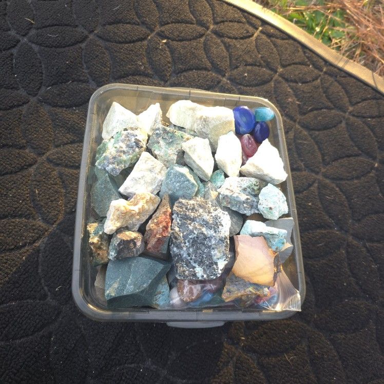 Mixed Raw Stone/Crystal Lot