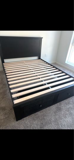 Queen bed  (only frame )