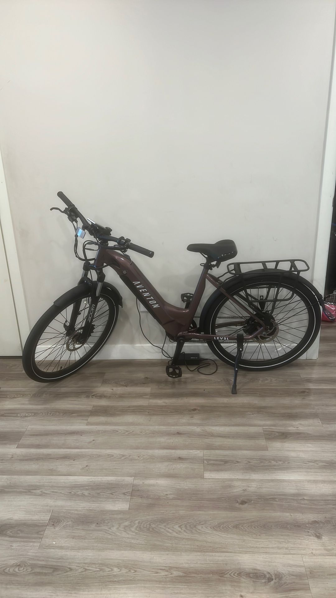 Aventon Level Commuter M/L e-bike 