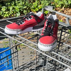 Jordan‘S Red Size 5 1/2 In Youths
