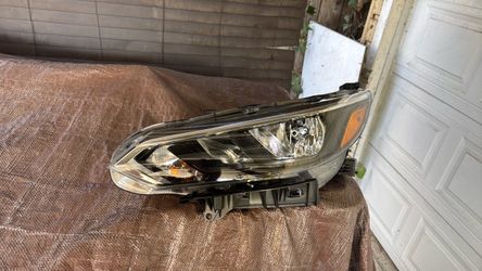 Nissan Sentra Headlamp Original