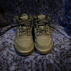 Nike Court Borough Mid  Size  5.5 Youth 