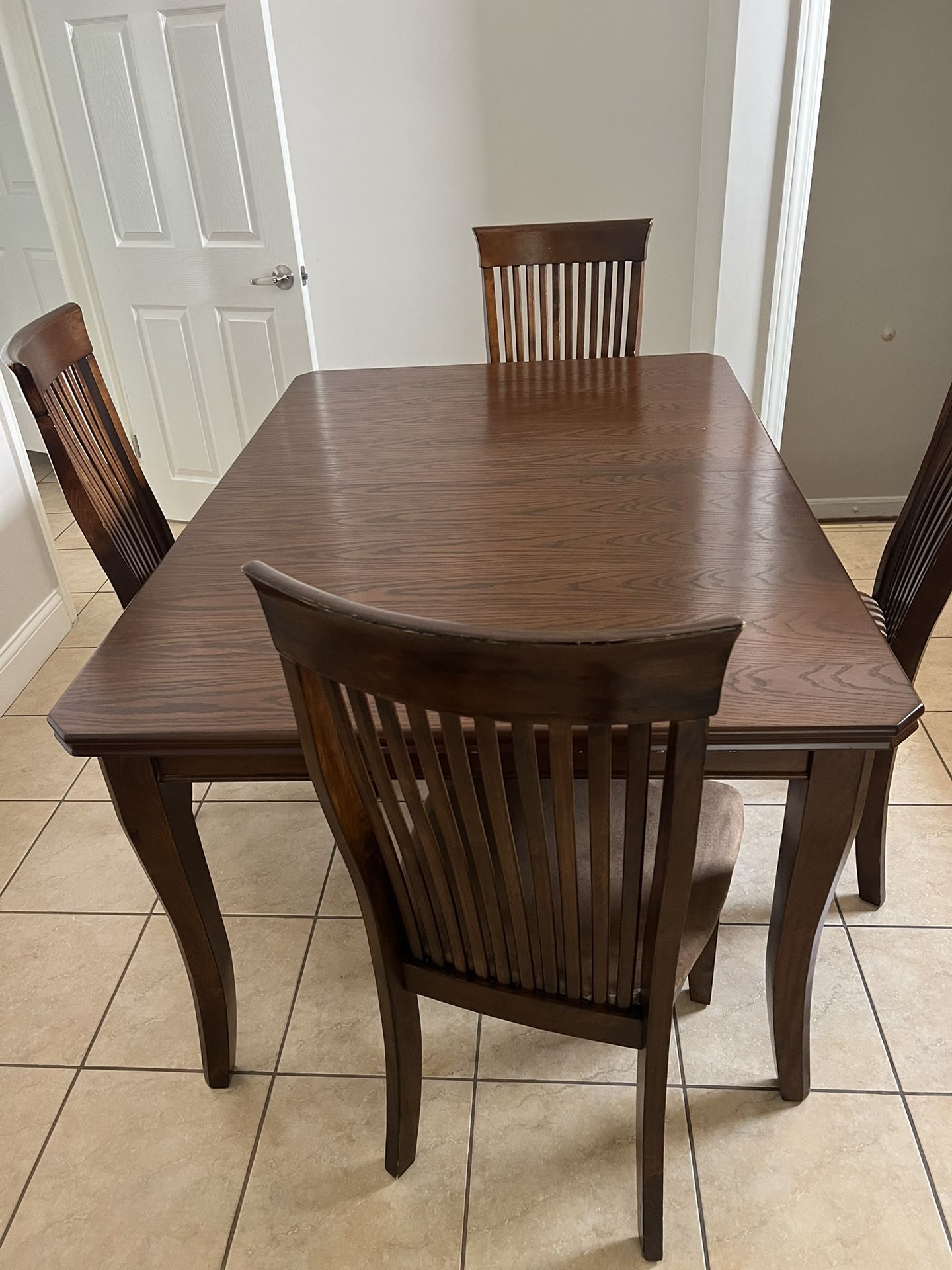 Dining Table With 4 Chair