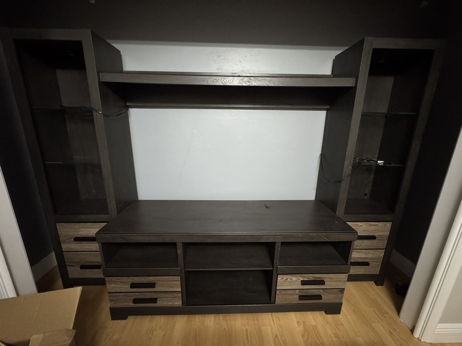 Entertainment center