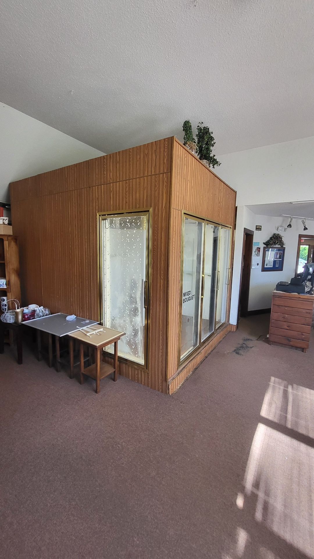 Commercial Walk in Cooler With Styleline Refrigerator Doors