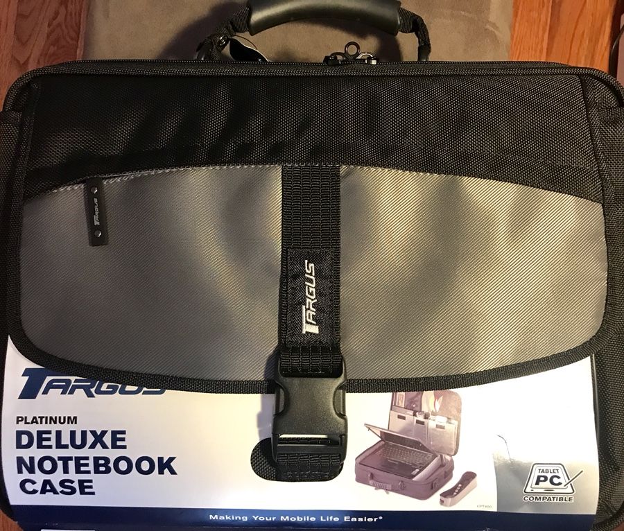 Targus Platinum CPT400-02 Deluxe 17" Notebook Case
