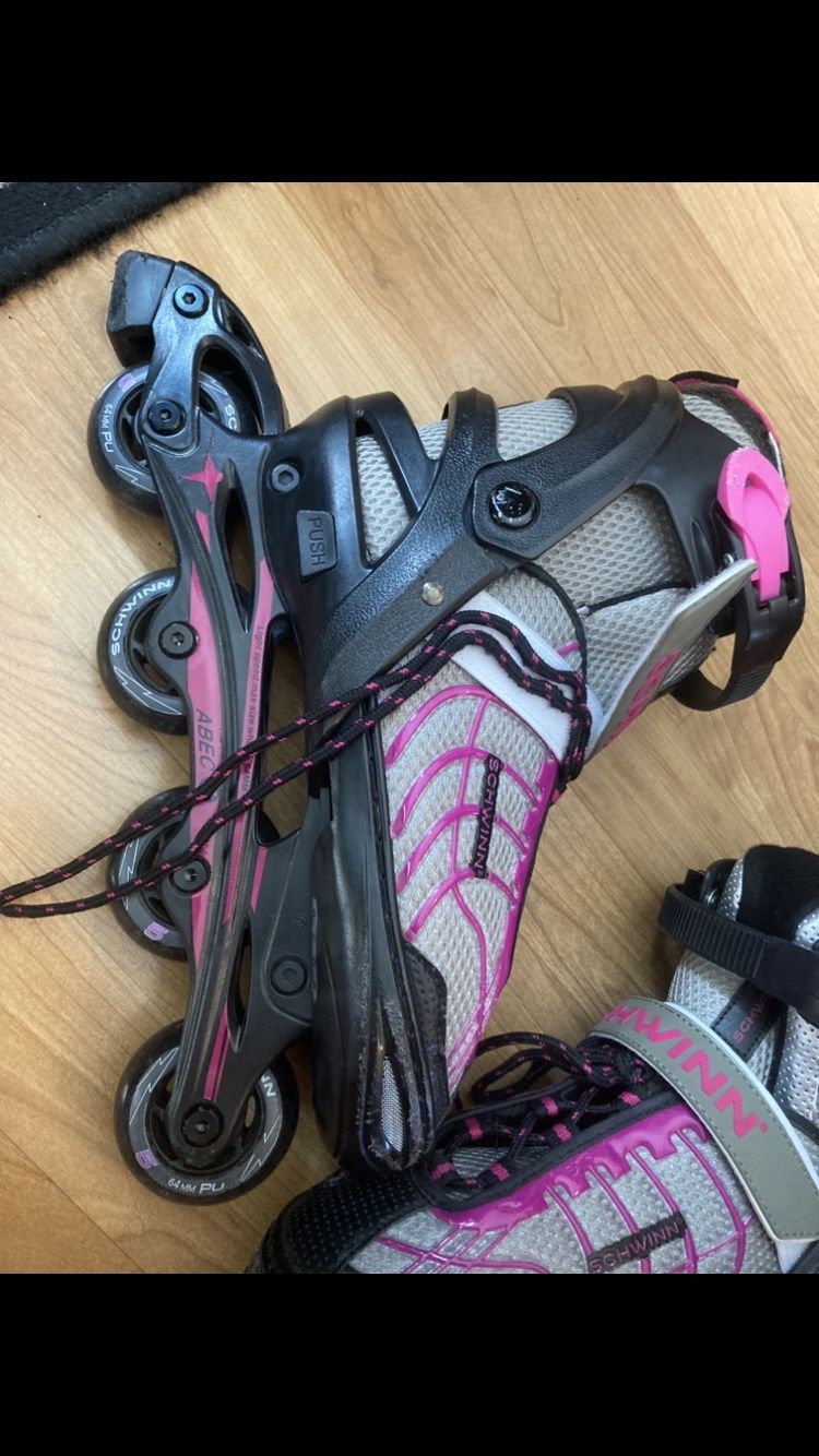 AVAILABLE Rollerblades Adult Adjustable Size 58, Fit Sizes 5, 6, 7, 8 for Sale in Wheeling, IL