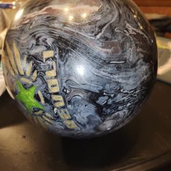 Motive Revolt Bowling Ball 