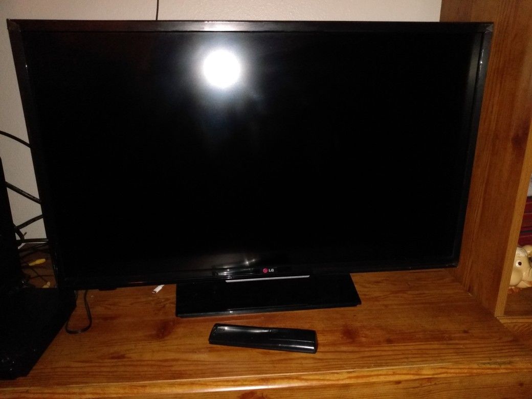 LG 32' TV NOT SMART TV