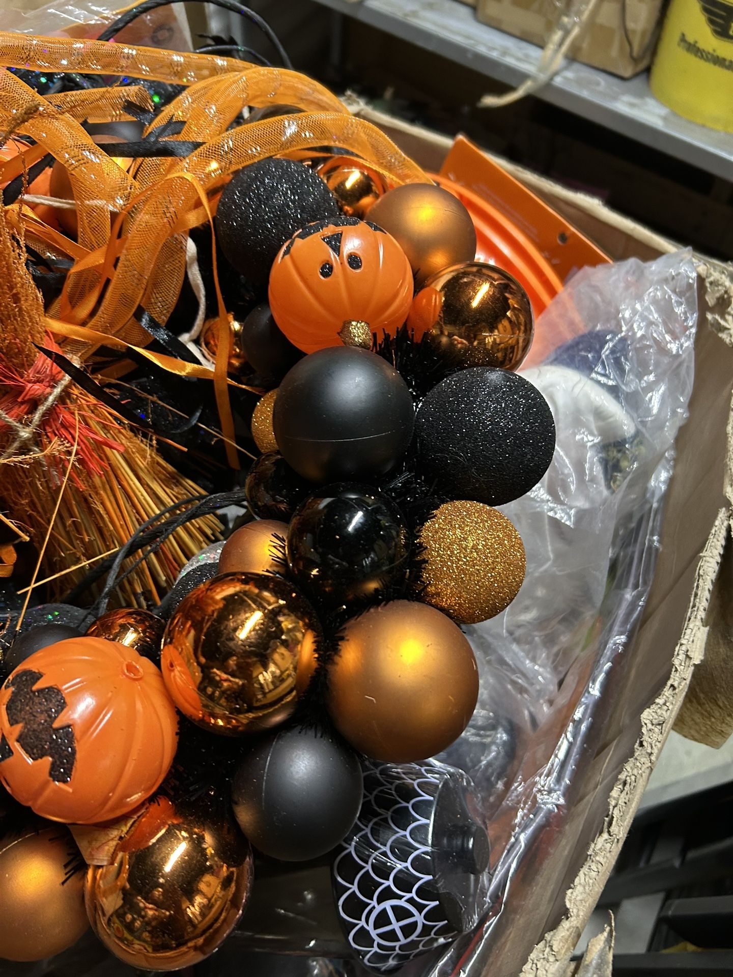 Halloween Wholesale Over 400 Pieces