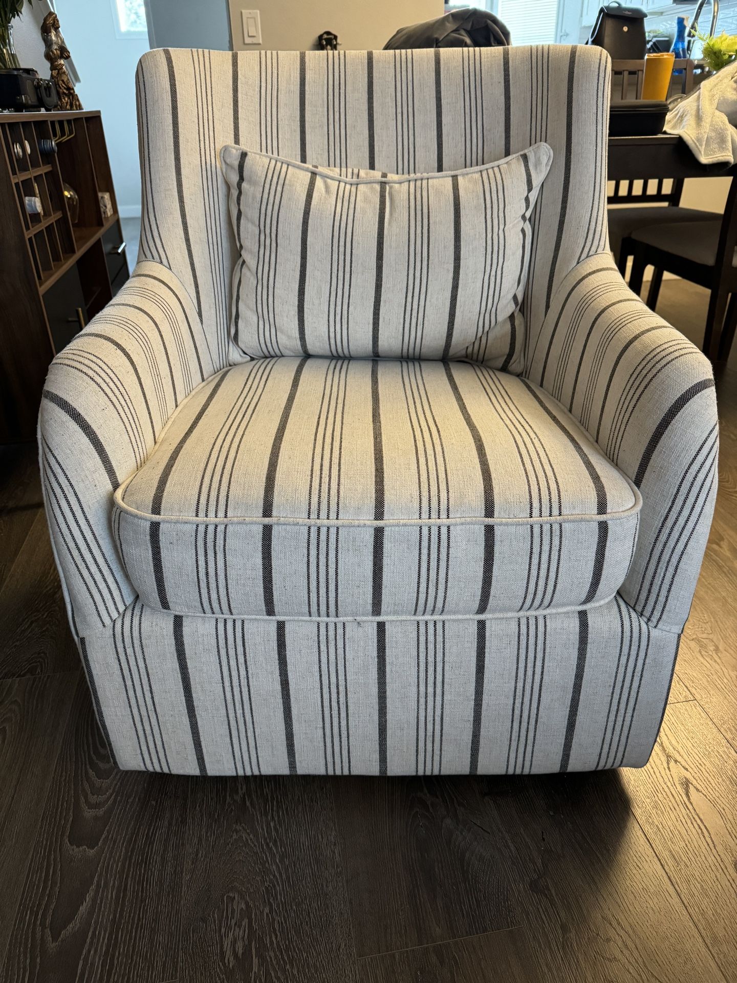 Brand New Nautica Swivel Chair (MAKE OFFER)